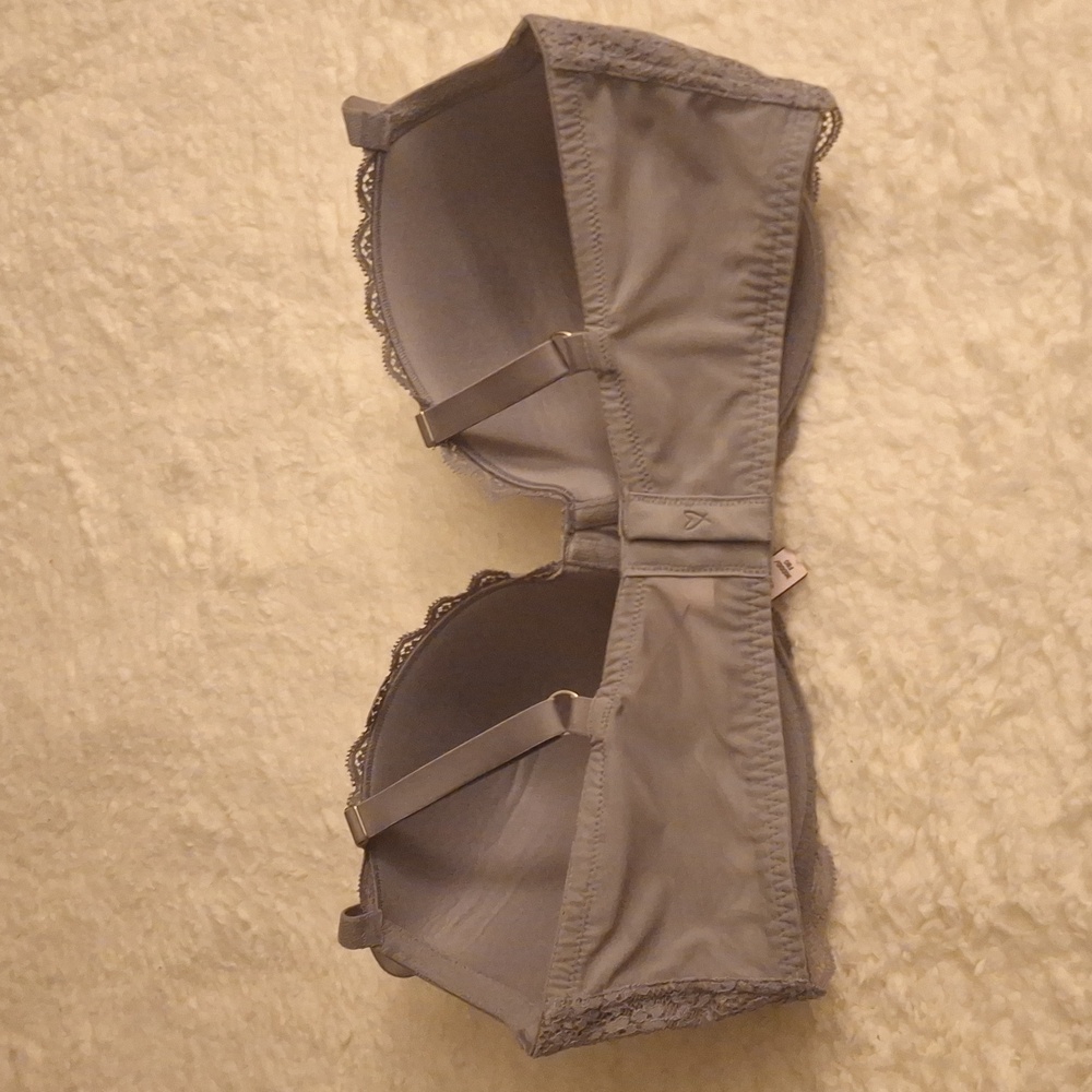 Victoria Secrets Bra - Picture 3 of 4